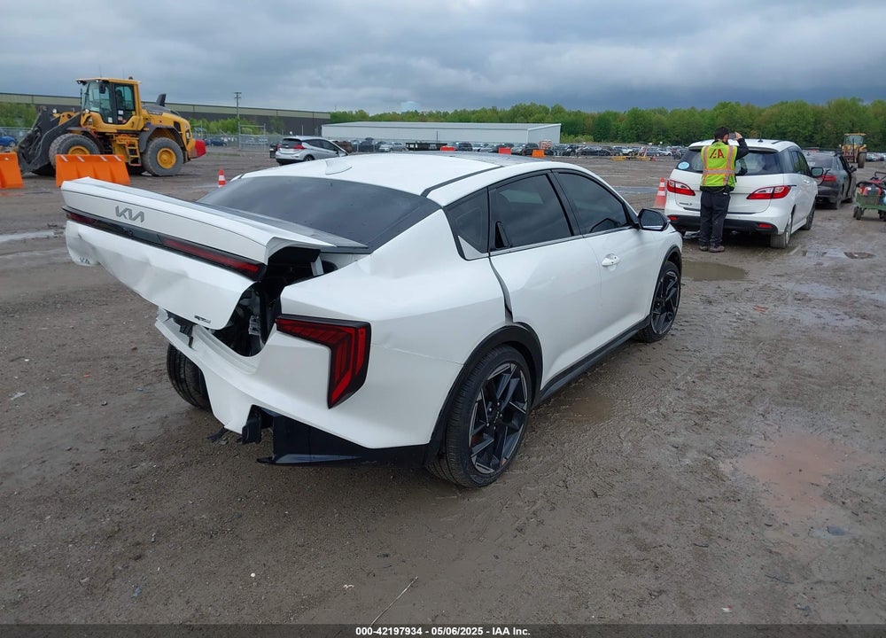 2025 KIA K4 VIN: 3KPFW4DE6SE083711