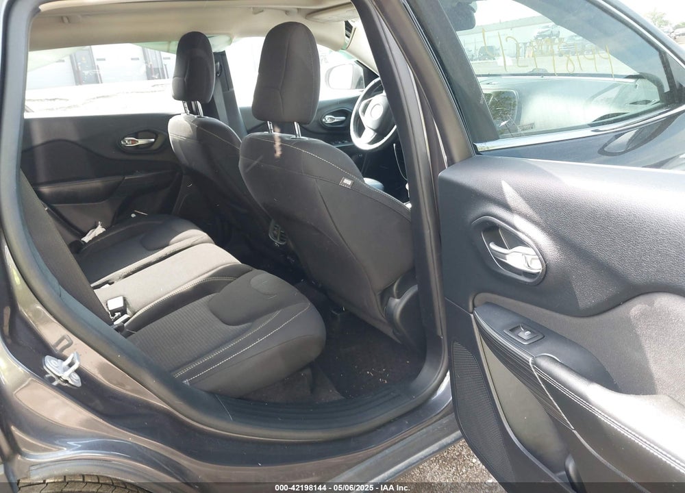 2016 JEEP CHEROKEE VIN: 1C4PJMCB0GW241287