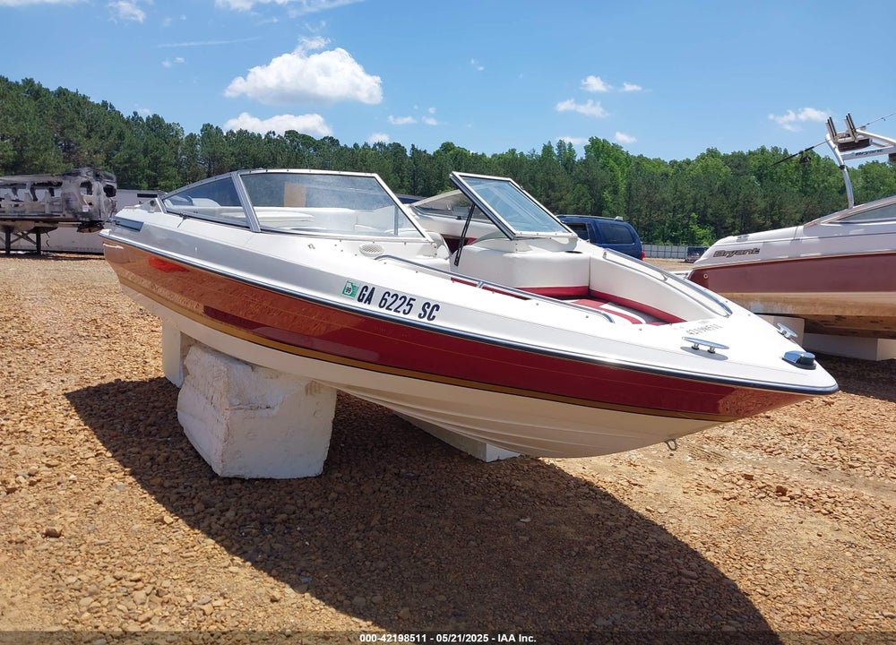 1992 BAYLINER 1800 MAXIM VIN: USKA89MEJ192