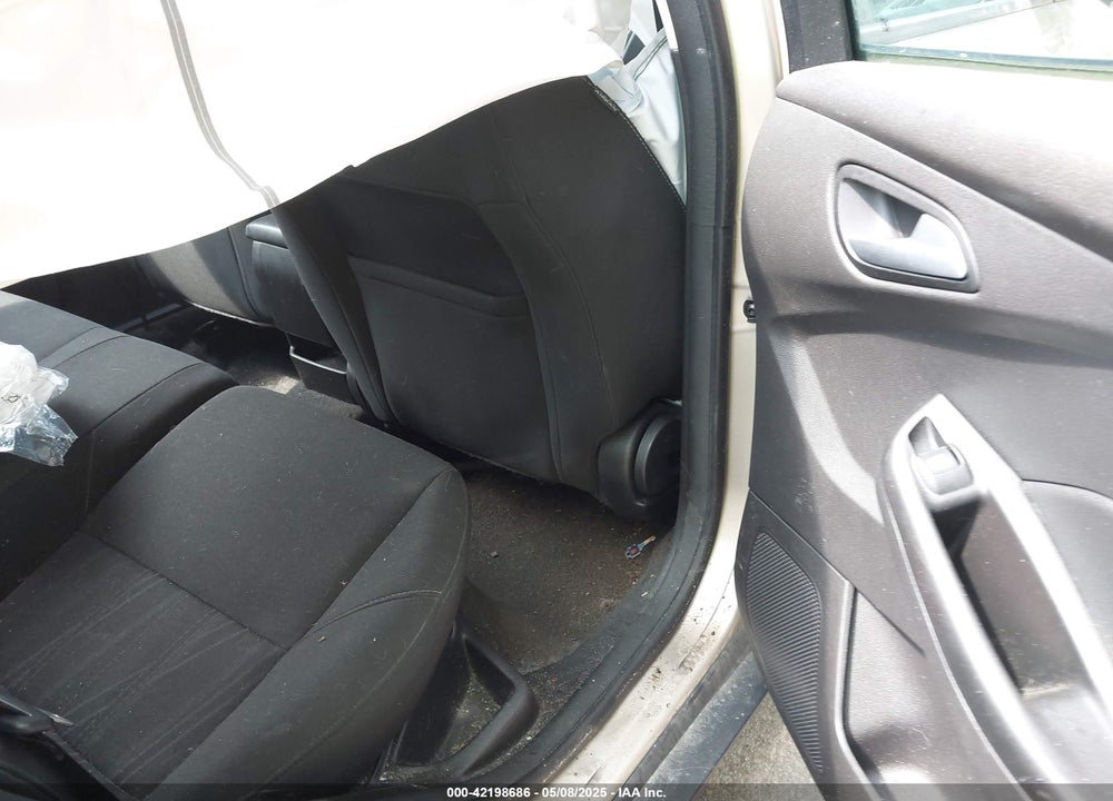 2018 FORD FOCUS SE VIN: 1FADP3K23JL257964