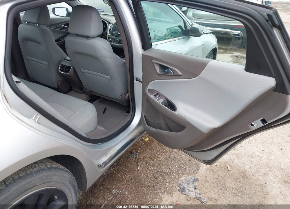 2018 CHEVROLET MALIBU VIN: 1G1ZD5ST8JF214676