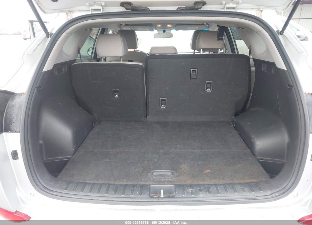2018 HYUNDAI TUCSON VIN: KM8J3CA43JU717402