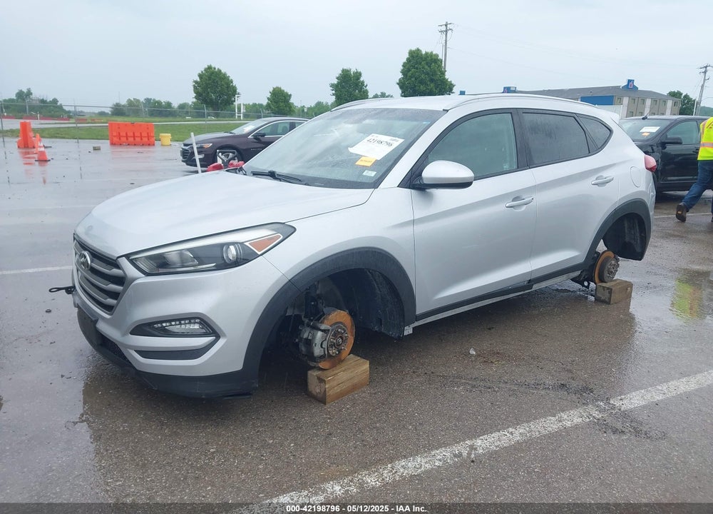 2018 HYUNDAI TUCSON VIN: KM8J3CA43JU717402