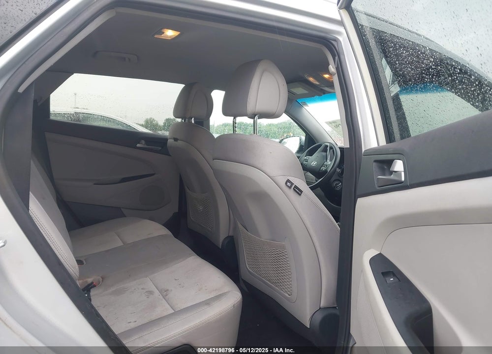 2018 HYUNDAI TUCSON VIN: KM8J3CA43JU717402