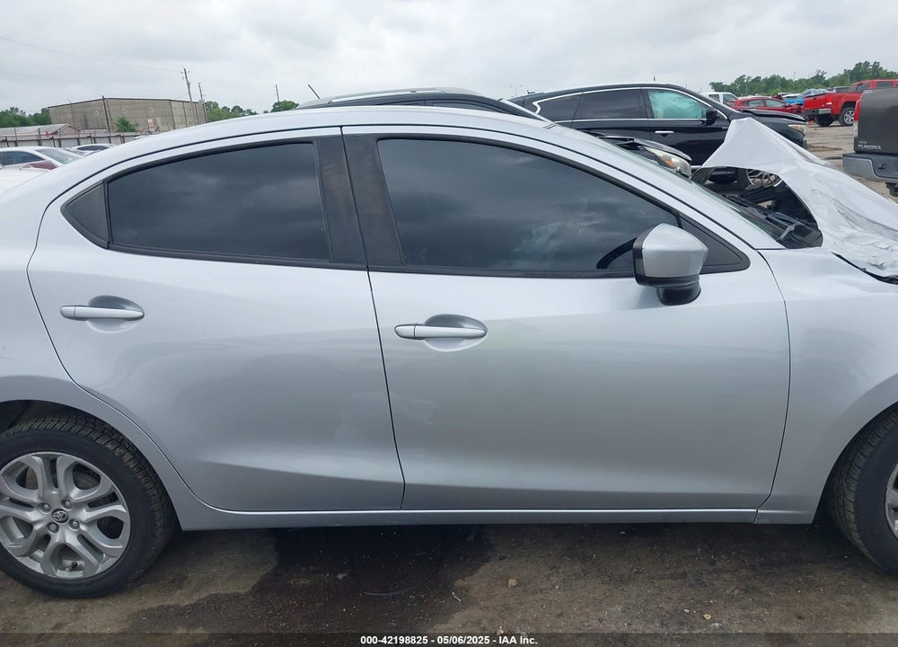 2018 TOYOTA YARIS VIN: 3MYDLBYV9JY311178
