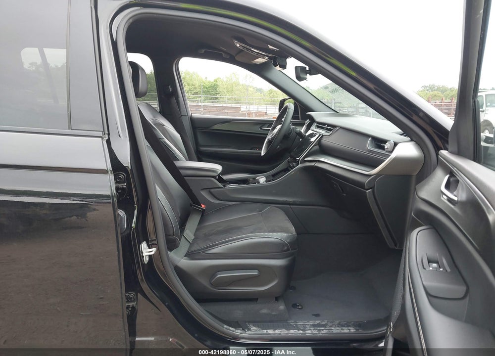 2023 JEEP GRAND CHEROKEE L ALTITUDE 4X4 VIN: 1C4RJKAG0P8828301