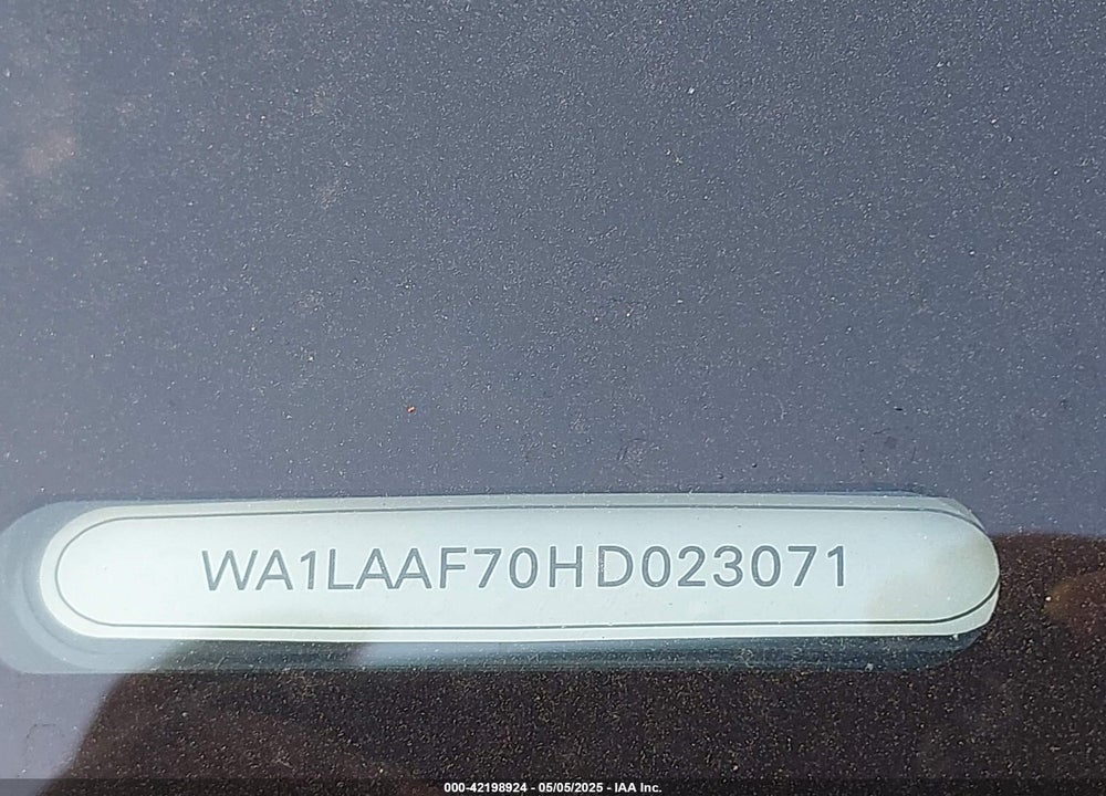 2017 AUDI Q7 VIN: WA1LAAF70HD023071