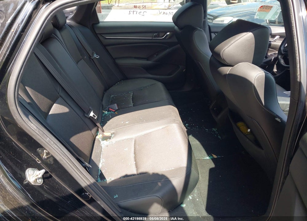 2019 HONDA ACCORD VIN: 1HGCV1F35KA074163