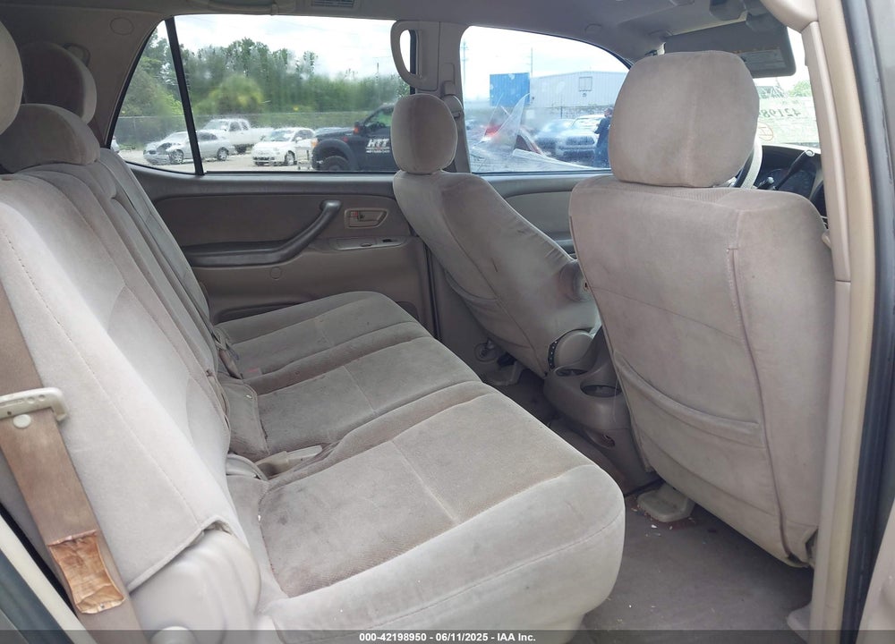 2005 TOYOTA SEQUOIA SR5 V8 VIN: 5TDZT34A45S240045