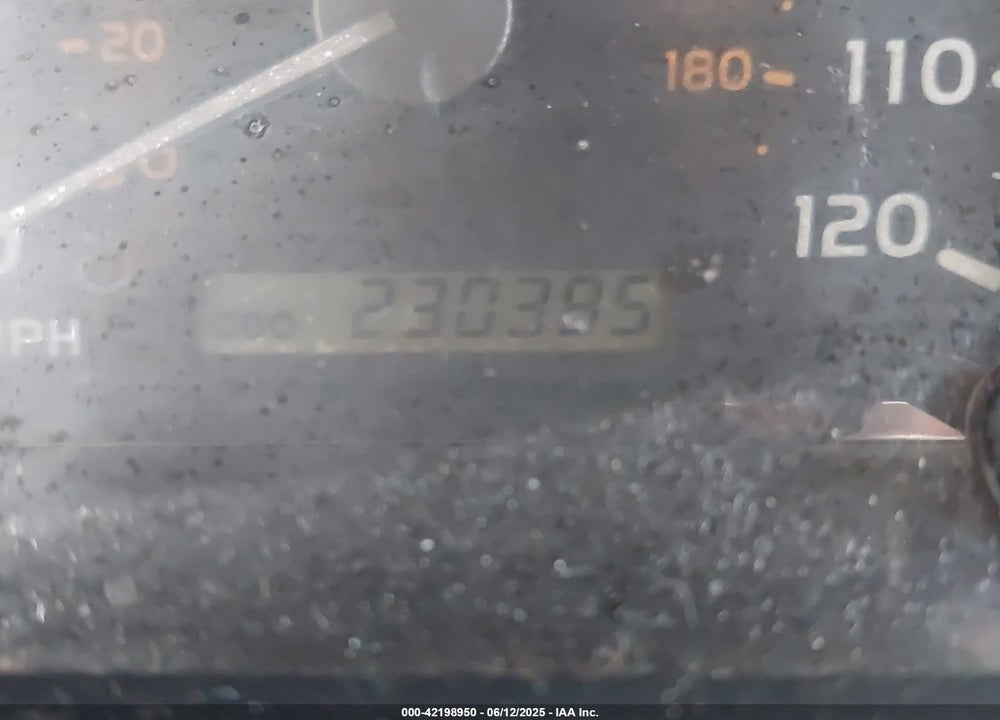 2005 TOYOTA SEQUOIA SR5 V8 VIN: 5TDZT34A45S240045