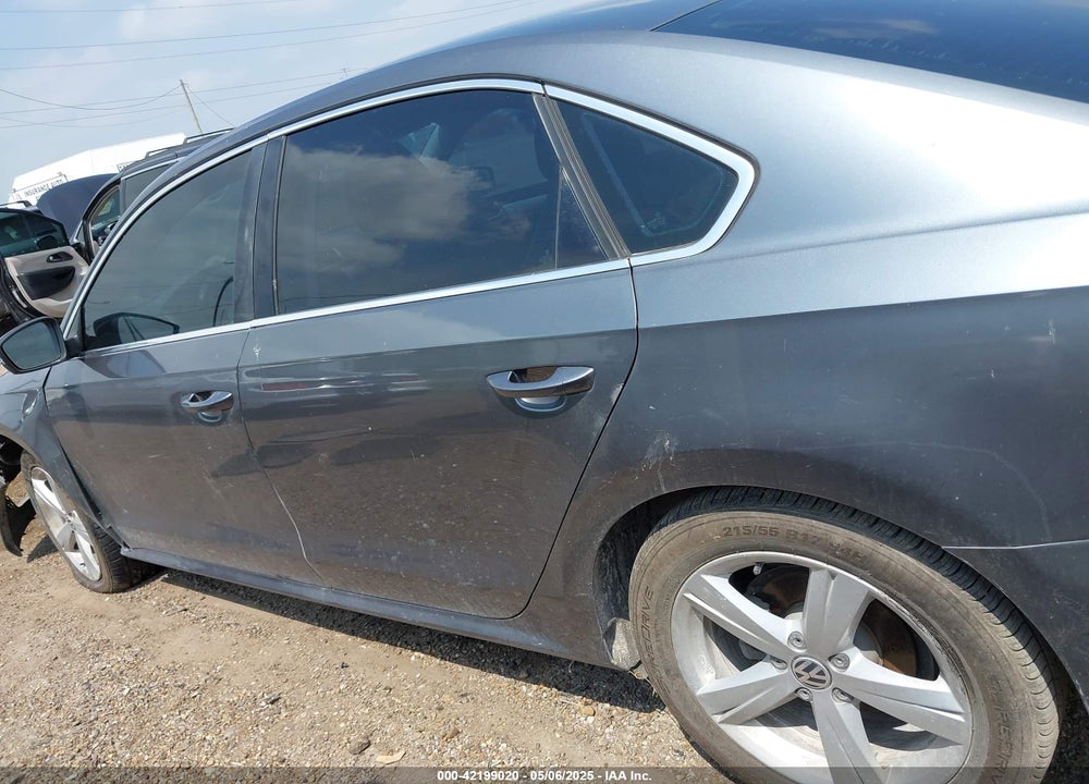 2013 VOLKSWAGEN PASSAT VIN: 1VWBH7A32DC011750