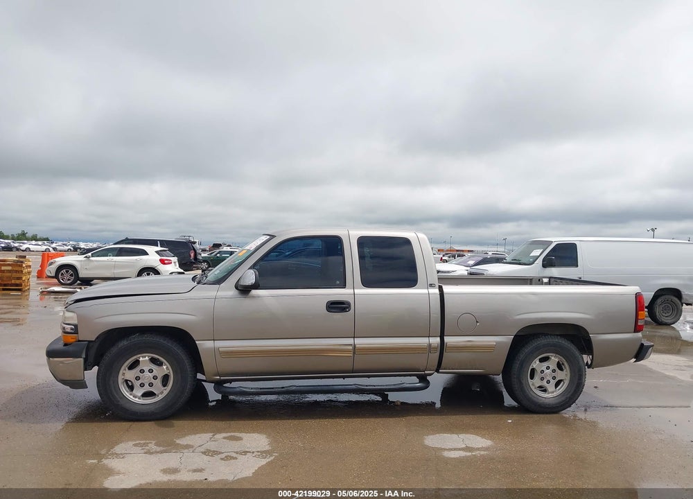 2001 CHEVROLET SILVERADO 1500 LS VIN: 2GCEC19T411212096