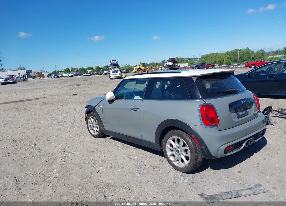 2018 MINI COOPER VIN: WMWXP7C51J2A47022