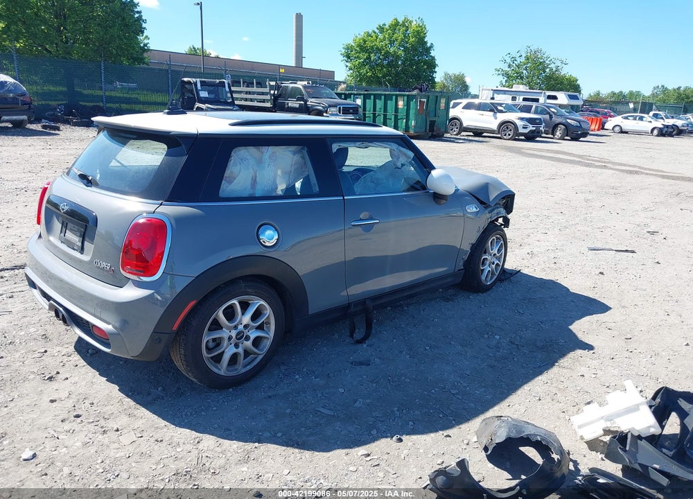 2018 MINI COOPER VIN: WMWXP7C51J2A47022
