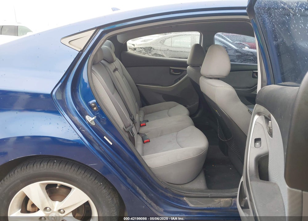 2013 HYUNDAI ELANTRA VIN: KMHDH4AE7DU667542