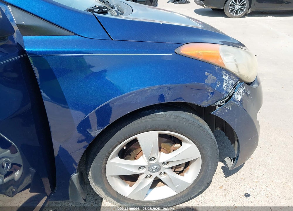 2013 HYUNDAI ELANTRA VIN: KMHDH4AE7DU667542