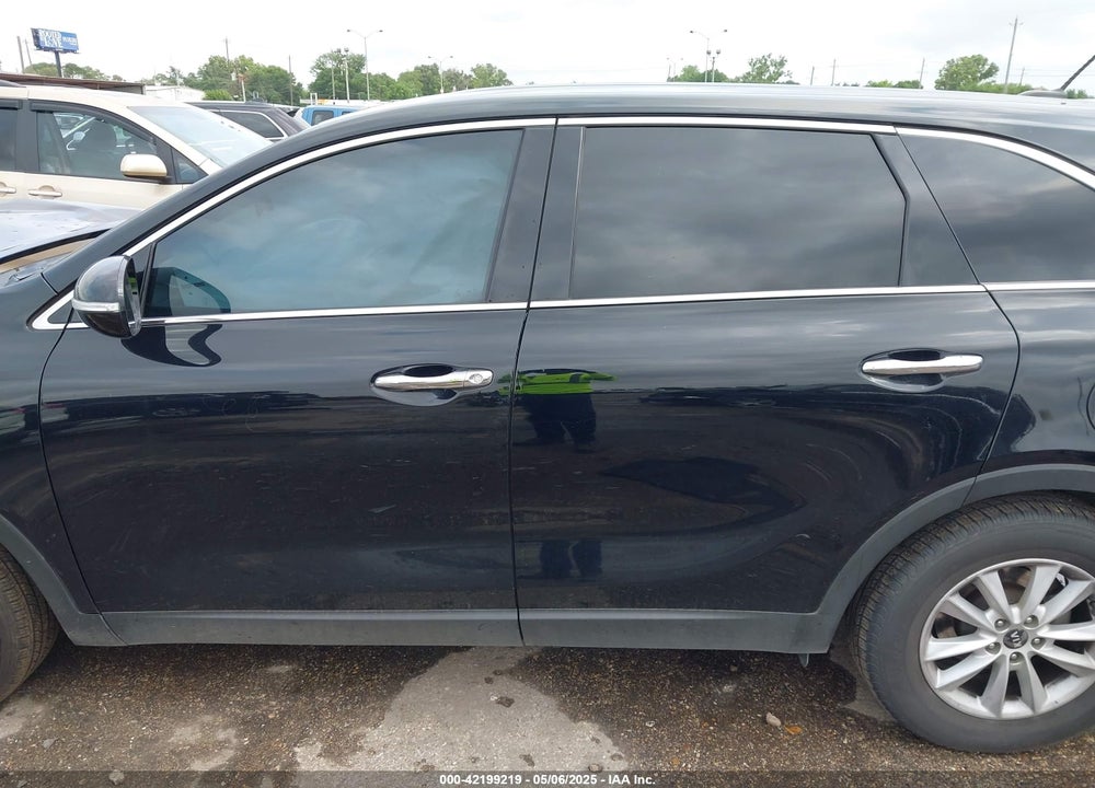 2019 KIA SORENTO 2.4L LX VIN: 5XYPG4A31KG564781