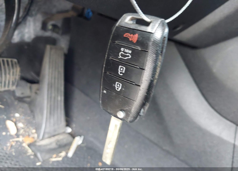 2019 KIA SORENTO 2.4L LX VIN: 5XYPG4A31KG564781