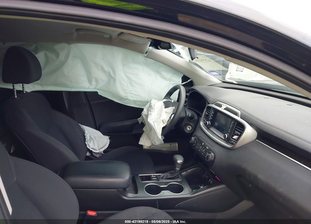 2019 KIA SORENTO 2.4L LX VIN: 5XYPG4A31KG564781