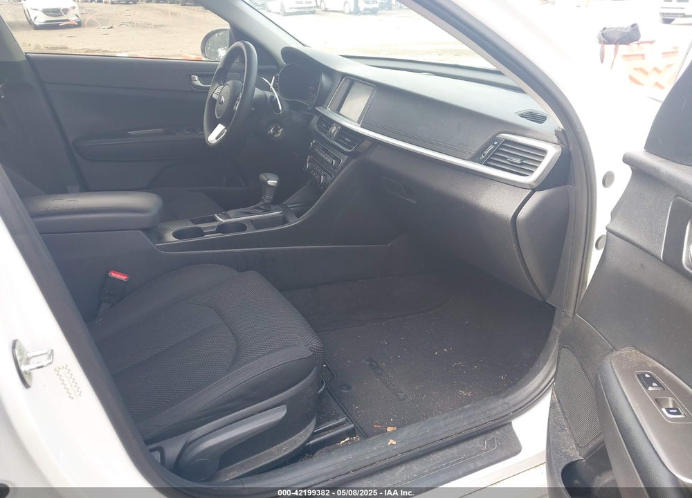2019 KIA OPTIMA VIN: 5XXGT4L33KG372033