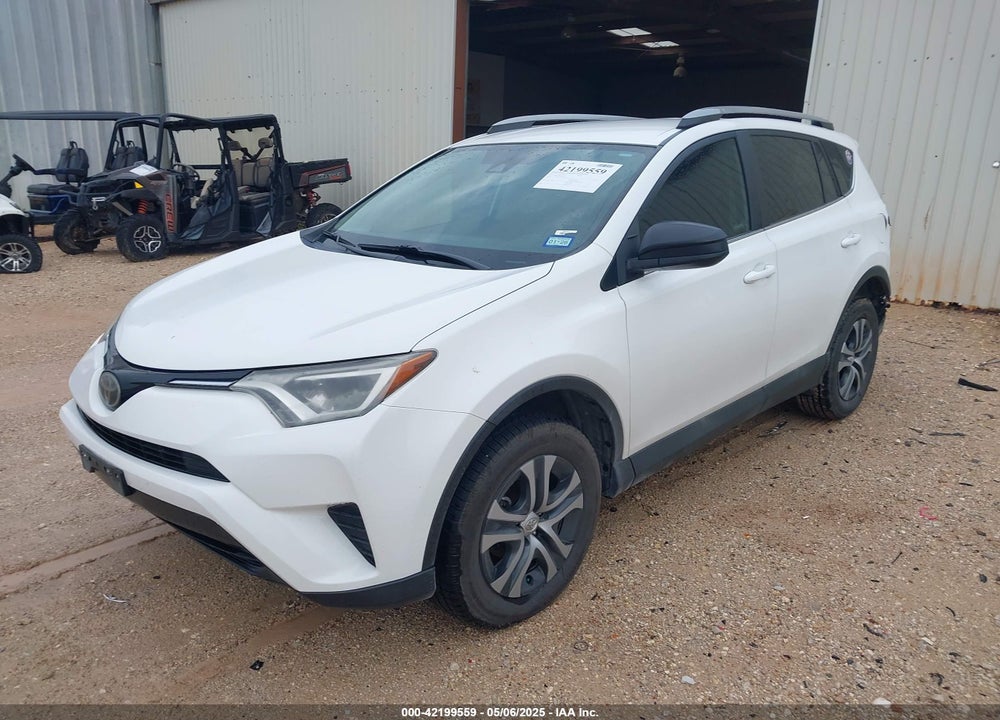 2018 TOYOTA RAV4 LE VIN: 2T3ZFREV1JW485325