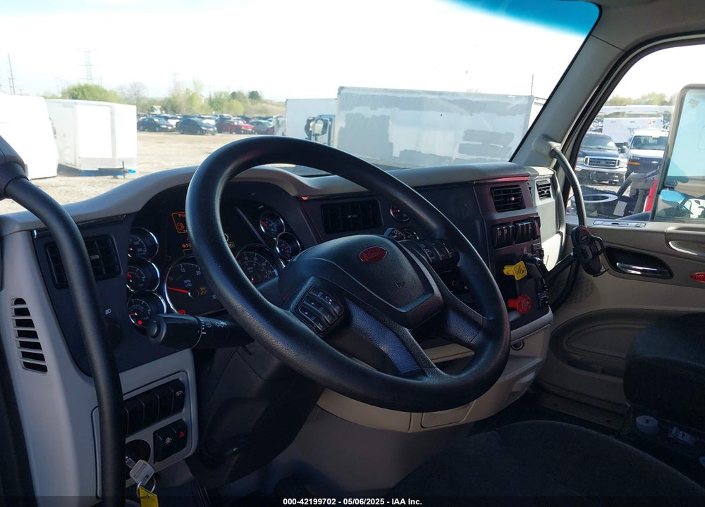 2019 PETERBILT 579 VIN: 1XPBDP9XXKD600590