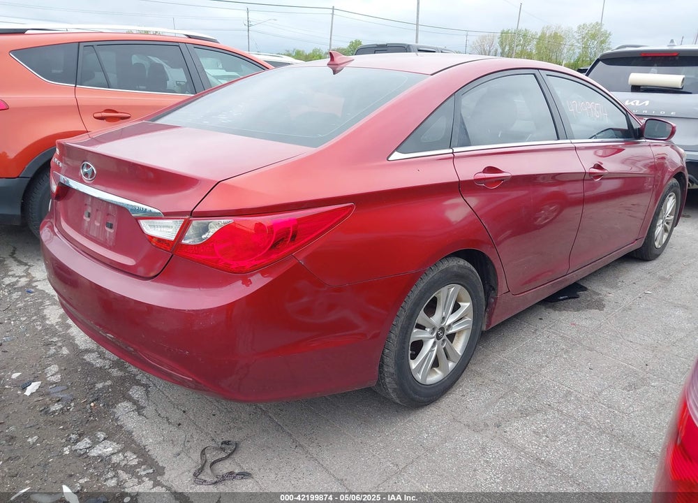 2013 HYUNDAI SONATA GLS VIN: 5NPEB4AC7DH618571