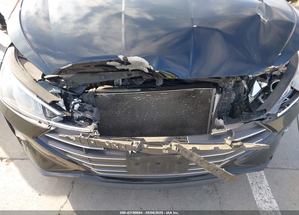 2019 HYUNDAI ELANTRA VIN: KMHD84LF5KU782613
