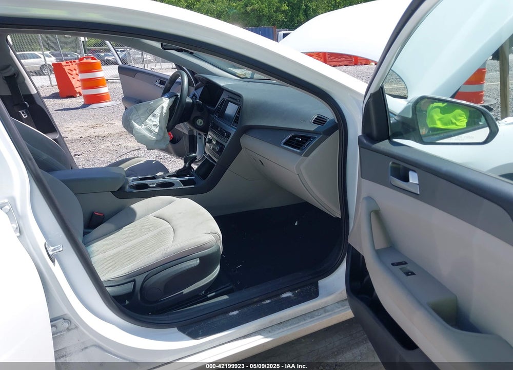 2016 HYUNDAI SONATA SE VIN: 5NPE24AF1GH337963