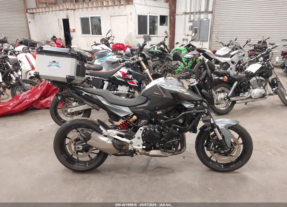 2022 BMW F 900 R VIN: WB10K1309N6F37143