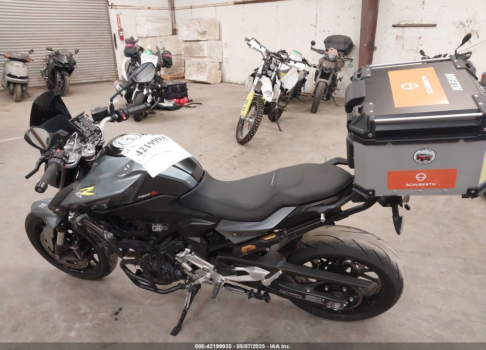 2022 BMW F 900 R VIN: WB10K1309N6F37143
