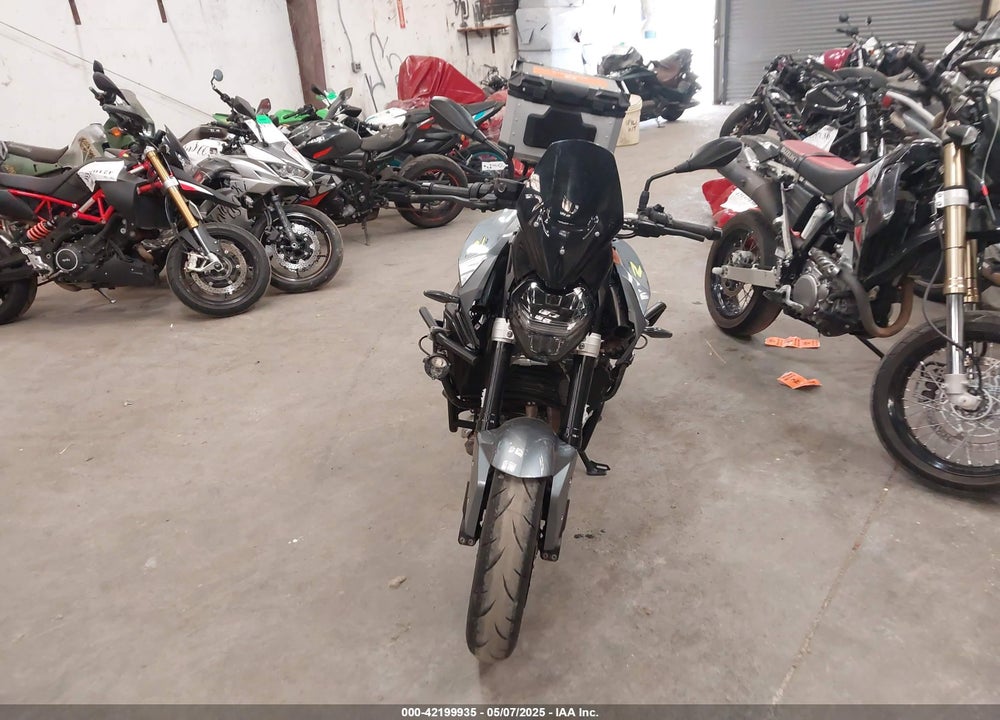 2022 BMW F 900 R VIN: WB10K1309N6F37143