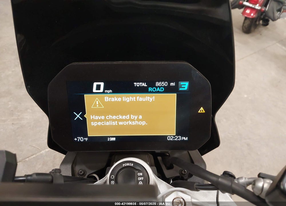 2022 BMW F 900 R VIN: WB10K1309N6F37143
