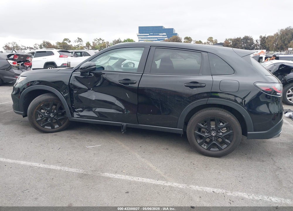 2024 HONDA HR-V 2WD SPORT/2WD SPORT W/O BSI VIN: 3CZRZ1H57RM746324