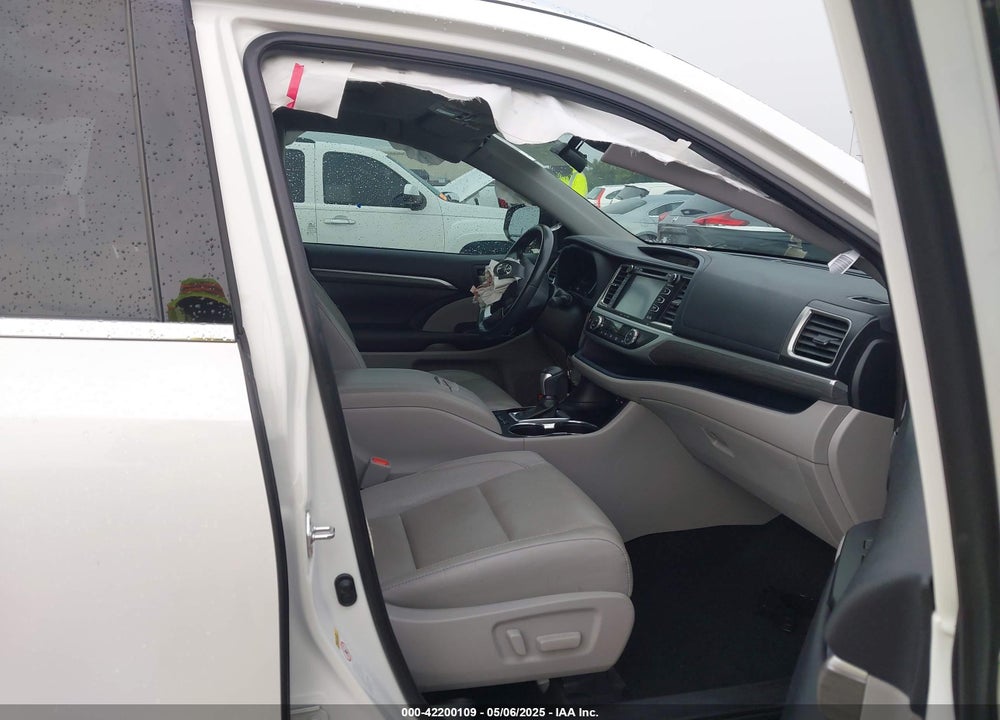 2019 TOYOTA HIGHLANDER VIN: 5TDYZRFH1KS340705