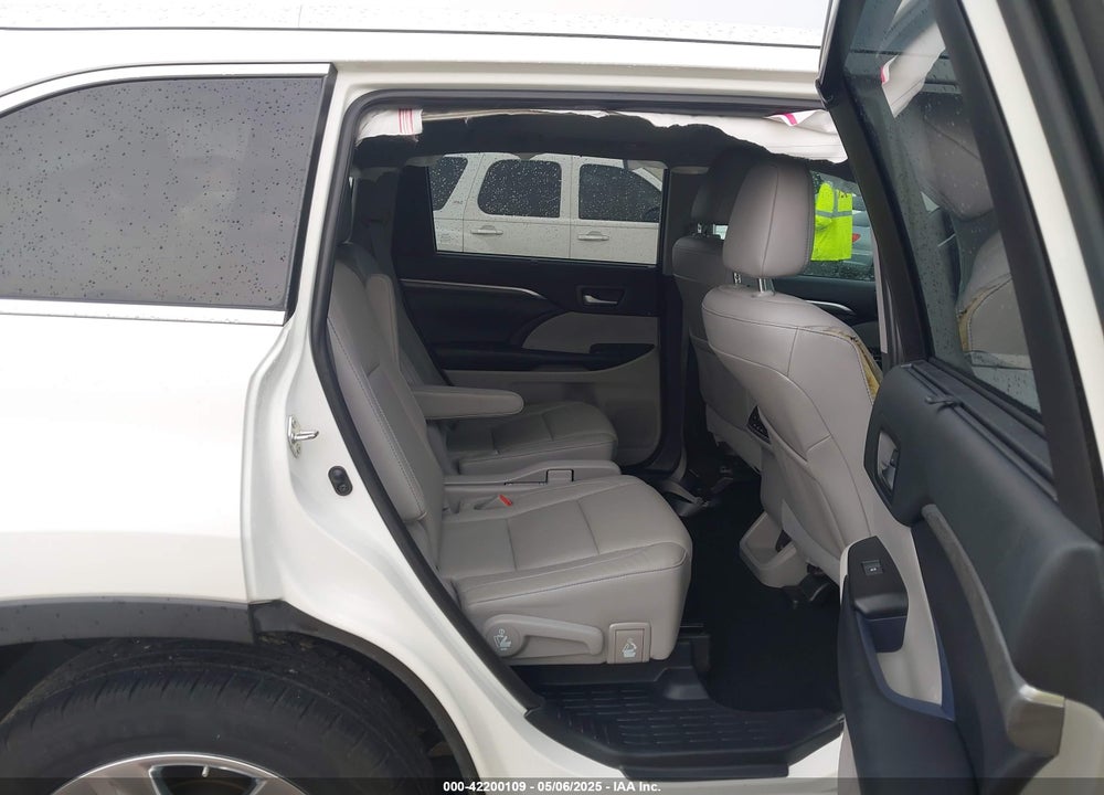 2019 TOYOTA HIGHLANDER VIN: 5TDYZRFH1KS340705