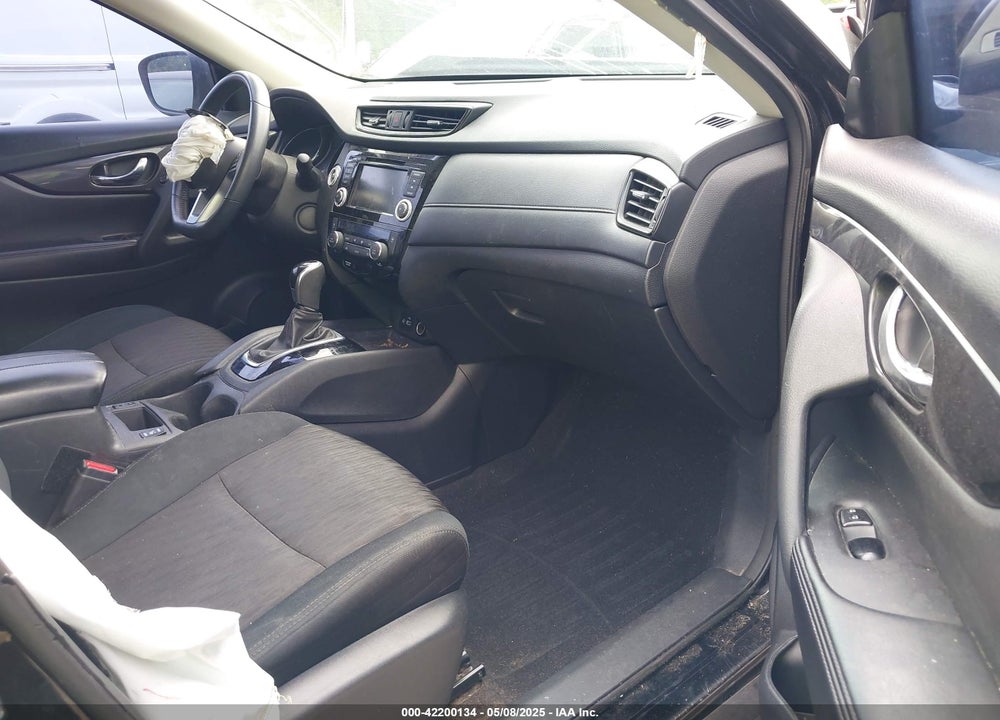 2018 NISSAN ROGUE VIN: 5N1AT2MT9JC802070