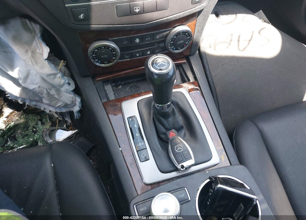 2011 MERCEDES-BENZ C 300 LUXURY/SPORT VIN: WDDGF5EB7BR156058