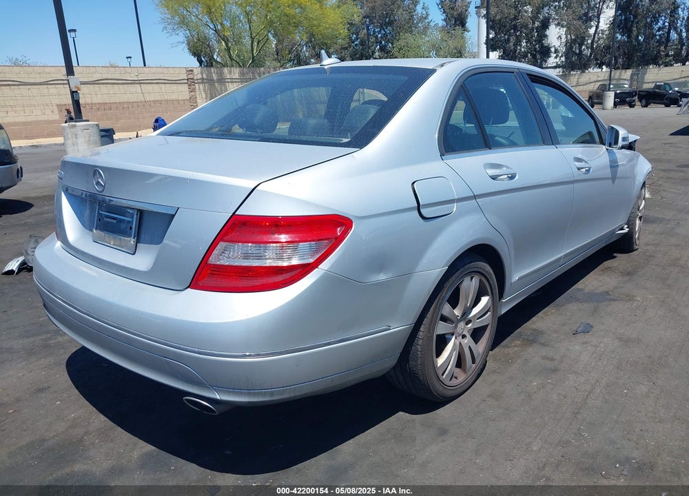 2011 MERCEDES-BENZ C 300 LUXURY/SPORT VIN: WDDGF5EB7BR156058