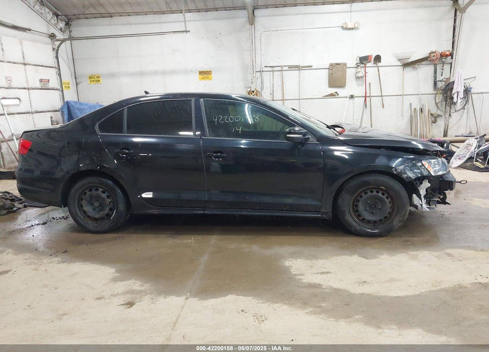 2014 VOLKSWAGEN JETTA VIN: 3VWD17AJ1EM274064