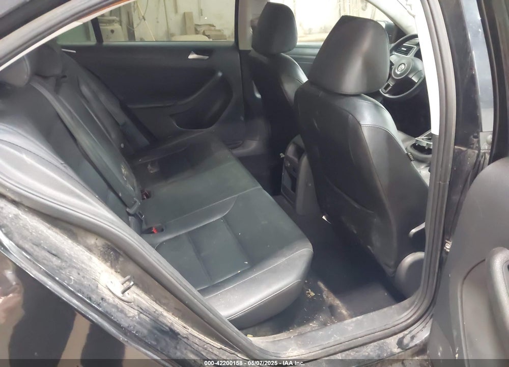 2014 VOLKSWAGEN JETTA VIN: 3VWD17AJ1EM274064