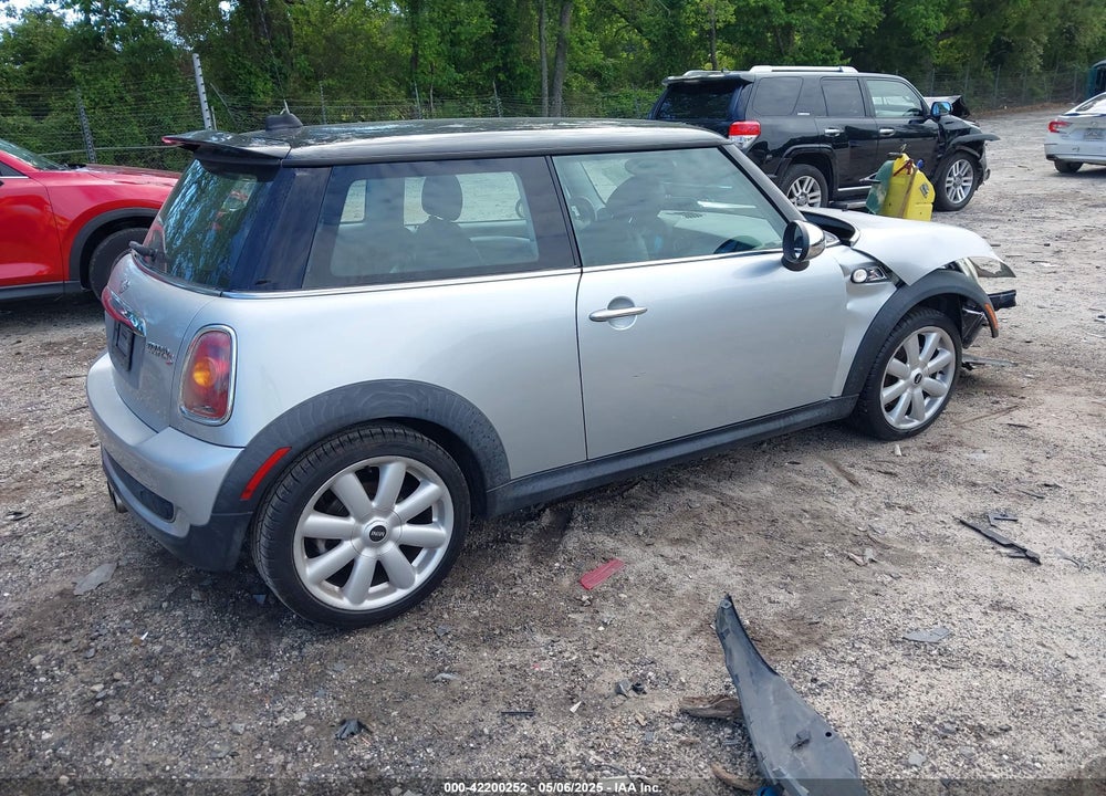 2007 MINI COOPER VIN: WMWMF73537TL88038