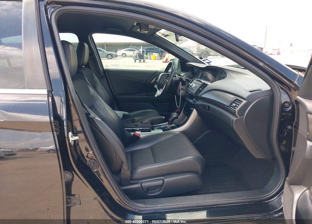 2016 HONDA ACCORD VIN: 1HGCR2F59GA060740