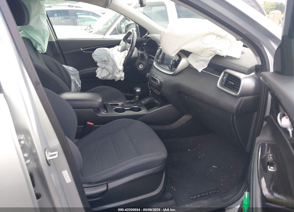 2019 KIA SORENTO 2.4L LX VIN: 5XYPGDA31KG435326