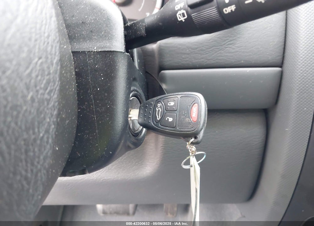 2007 JEEP LIBERTY VIN: 1J4GL48K57W523020
