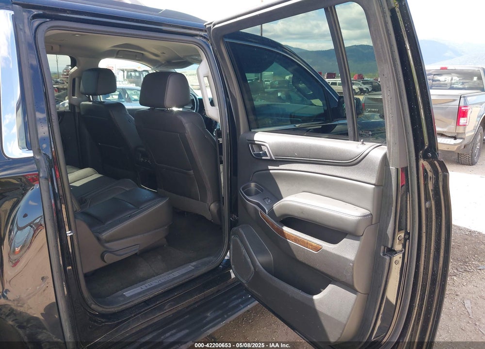 2016 CHEVROLET SUBURBAN VIN: 1GNSKHKC0GR351352