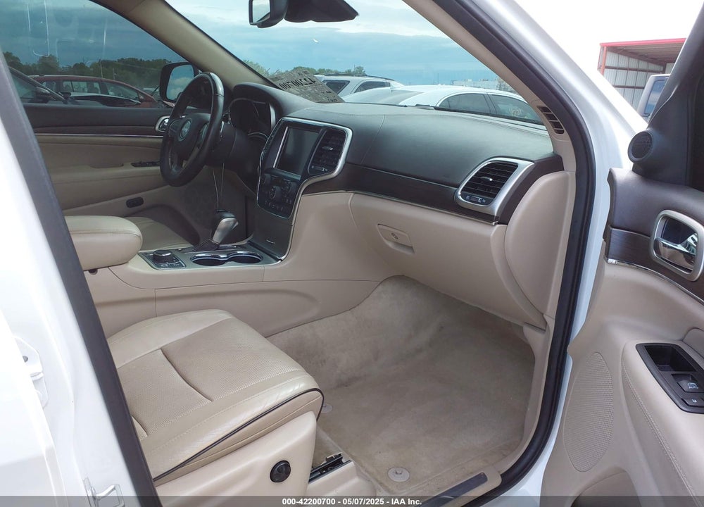 2016 JEEP GRAND CHEROKEE VIN: 1C4RJFCG2GC490420