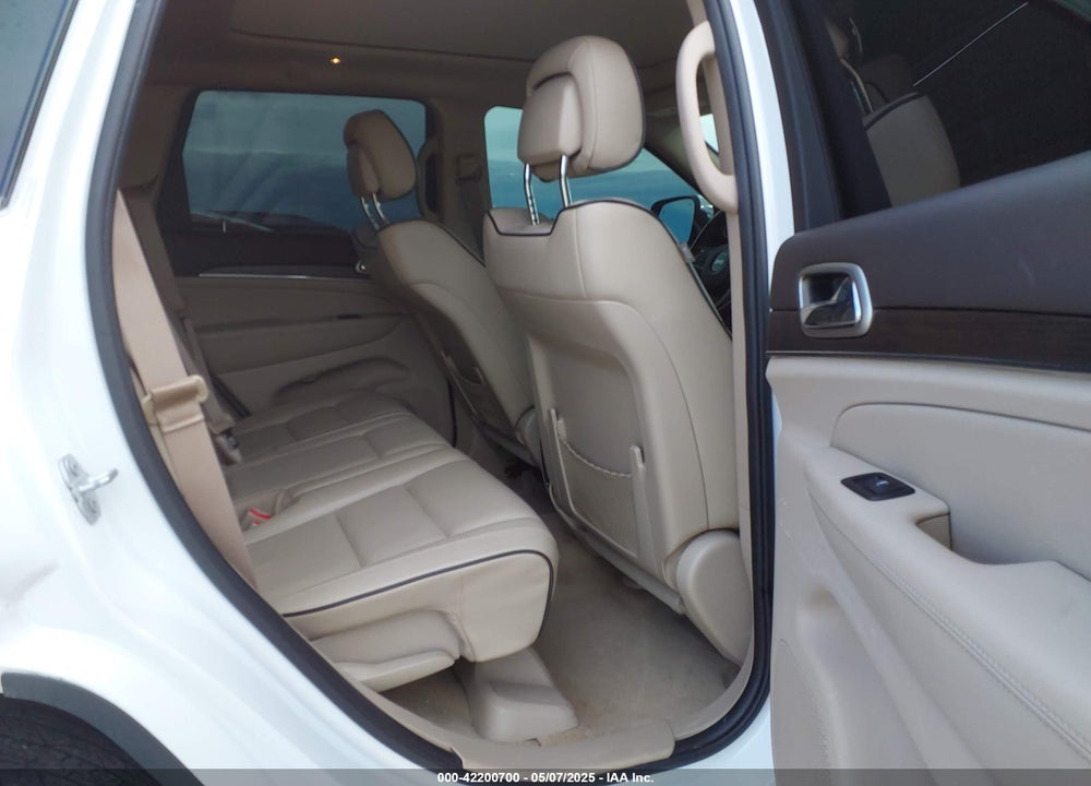 2016 JEEP GRAND CHEROKEE VIN: 1C4RJFCG2GC490420