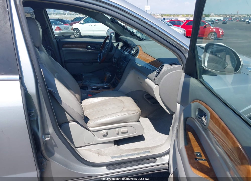 2008 BUICK ENCLAVE VIN: 5GAEV237X8J176041