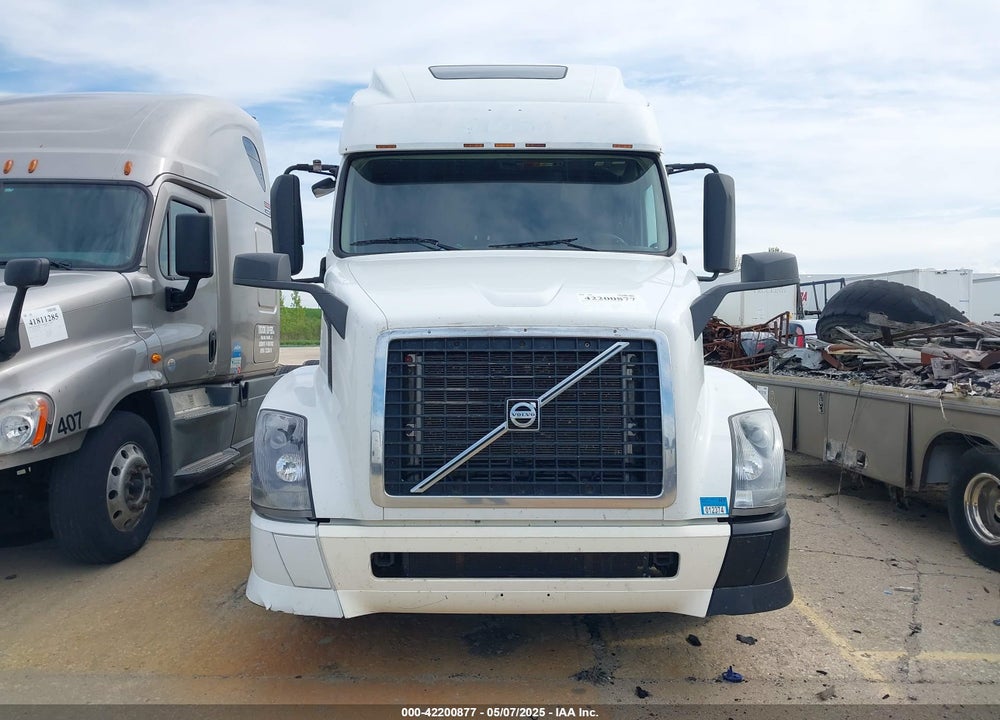 2013 VOLVO VN VNL VIN: 4V4NC9EG3DN135171